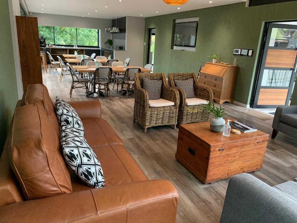 Coral Wood Self Catering Suites And B&B East London Exteriör bild
