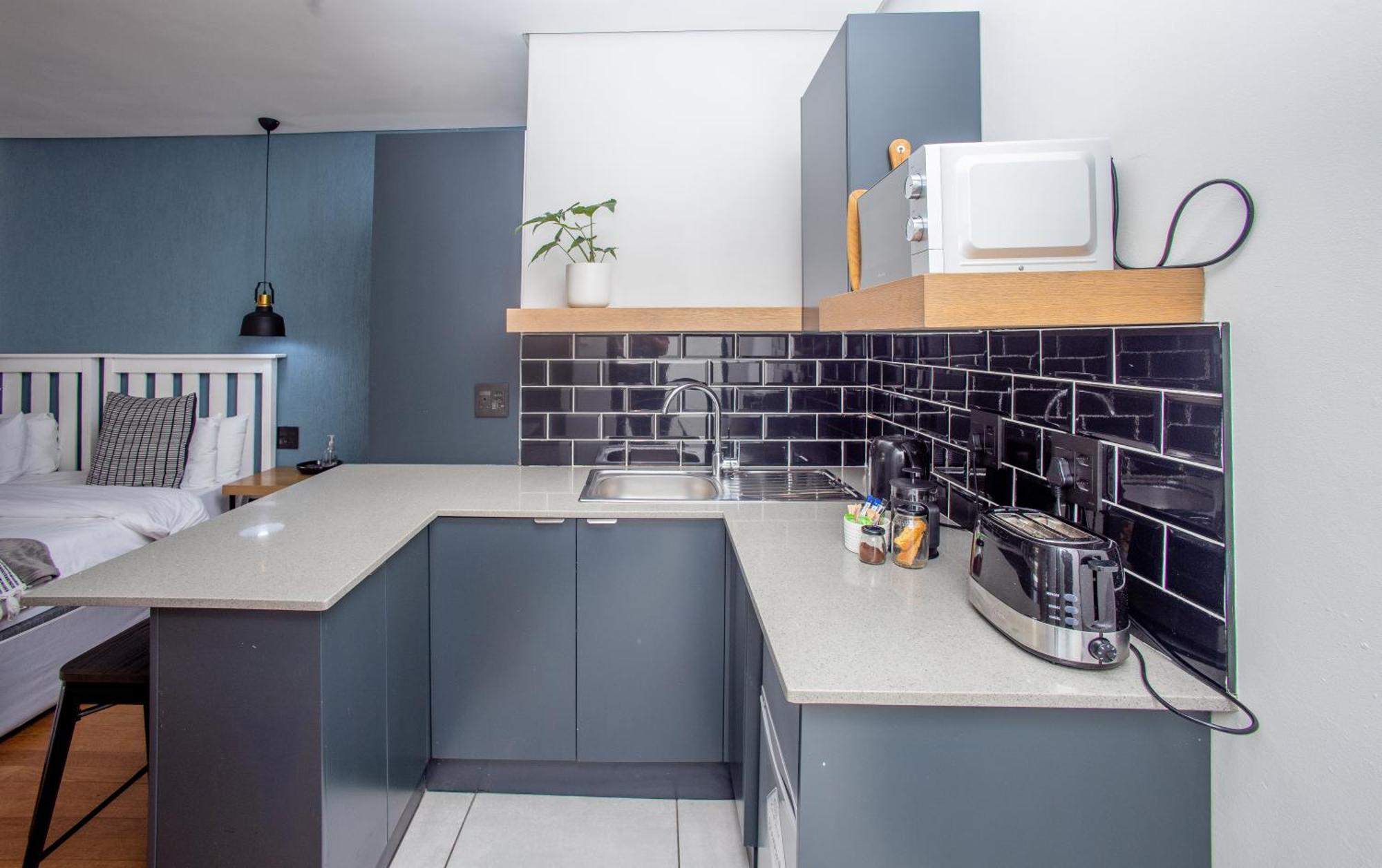 Coral Wood Self Catering Suites And B&B East London Exteriör bild