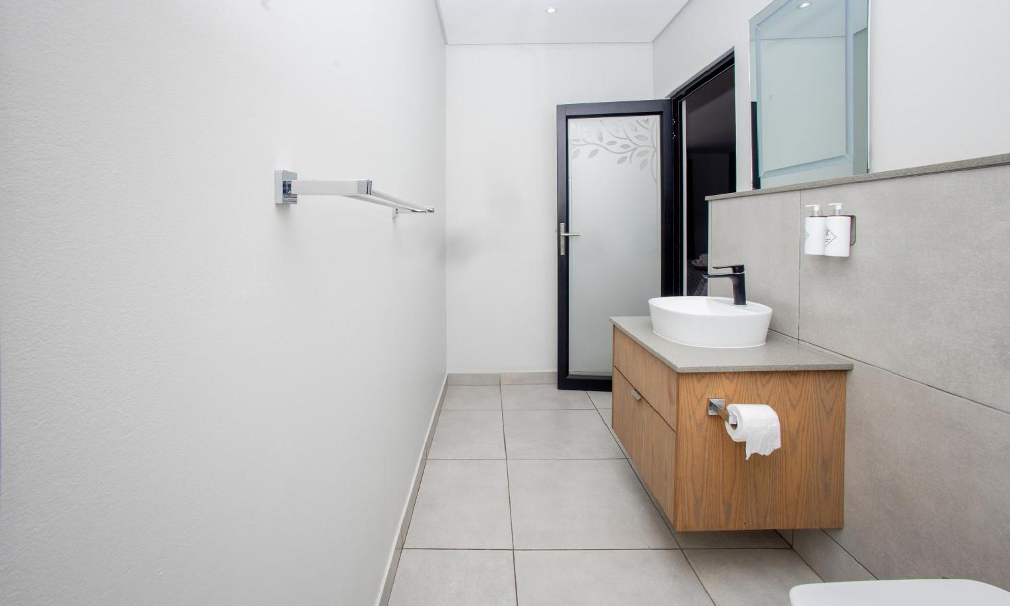 Coral Wood Self Catering Suites And B&B East London Exteriör bild