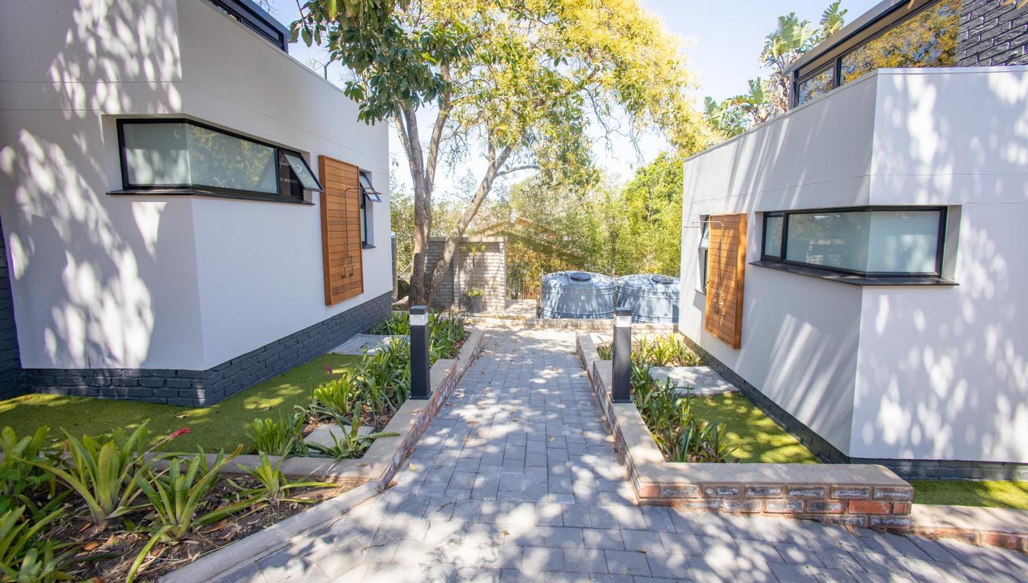 Coral Wood Self Catering Suites And B&B East London Exteriör bild