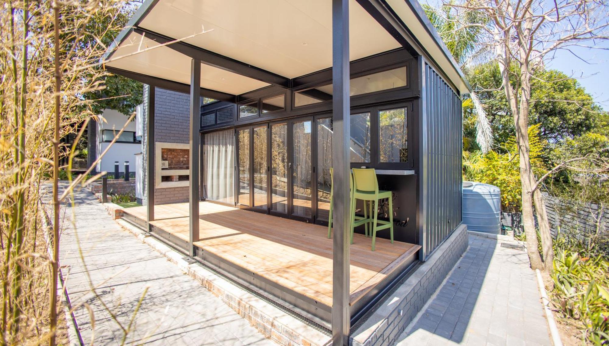 Coral Wood Self Catering Suites And B&B East London Exteriör bild