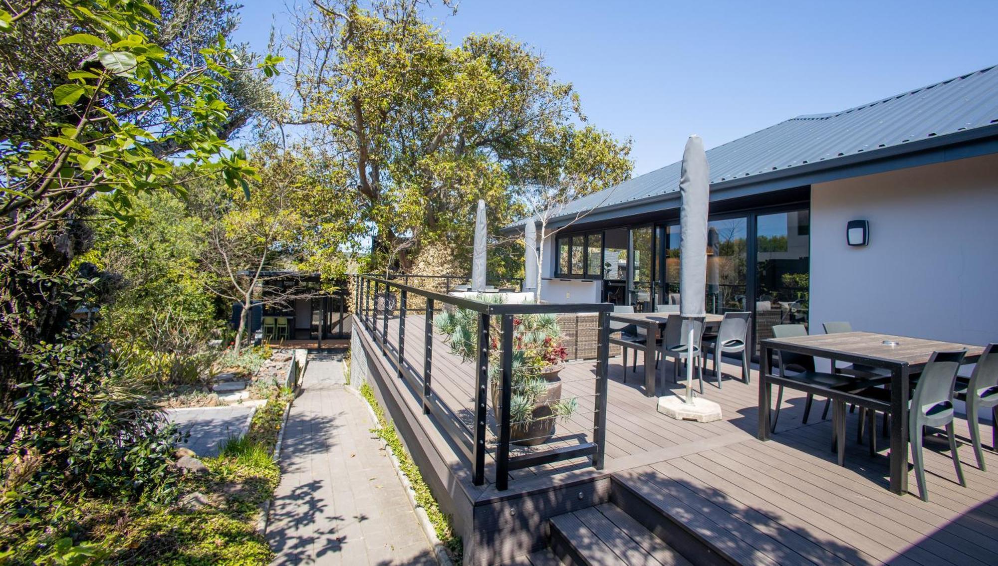 Coral Wood Self Catering Suites And B&B East London Exteriör bild